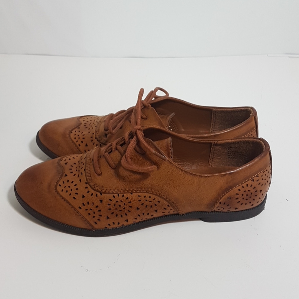 Curfew Brown Leather Brogue Oxfords - Picture 3 of 5